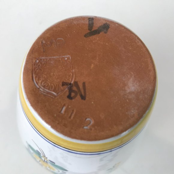 Small Floral ceramic art pottery vase - Picture 4 of 4